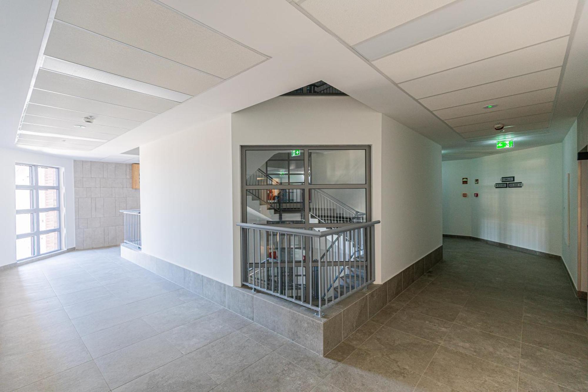 Just Finished! New Cozy With Parking Apartman