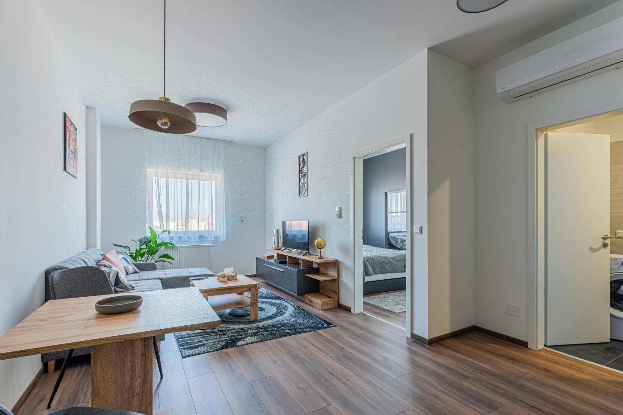 Just Finished! New Cozy With Parking Apartman *